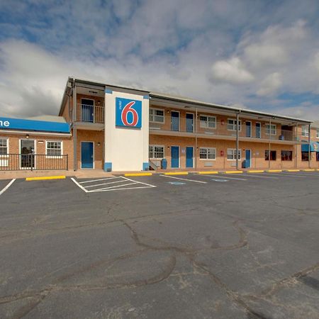 Motel 6-Falls Church, Va - Arlington Boulevard Eksteriør billede