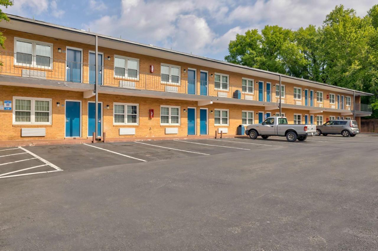 Motel 6-Falls Church, Va - Arlington Boulevard Eksteriør billede