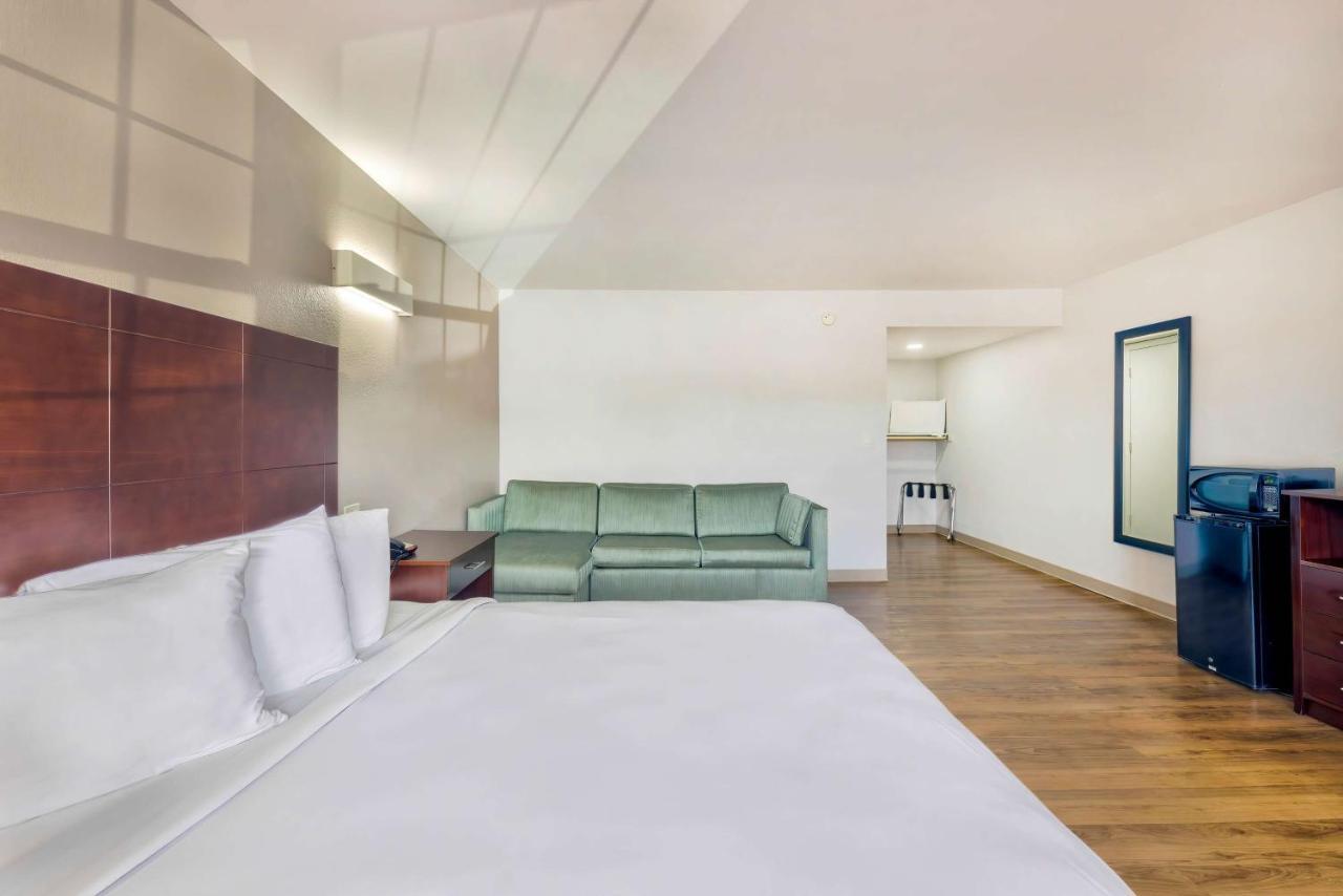 Motel 6-Falls Church, Va - Arlington Boulevard Eksteriør billede