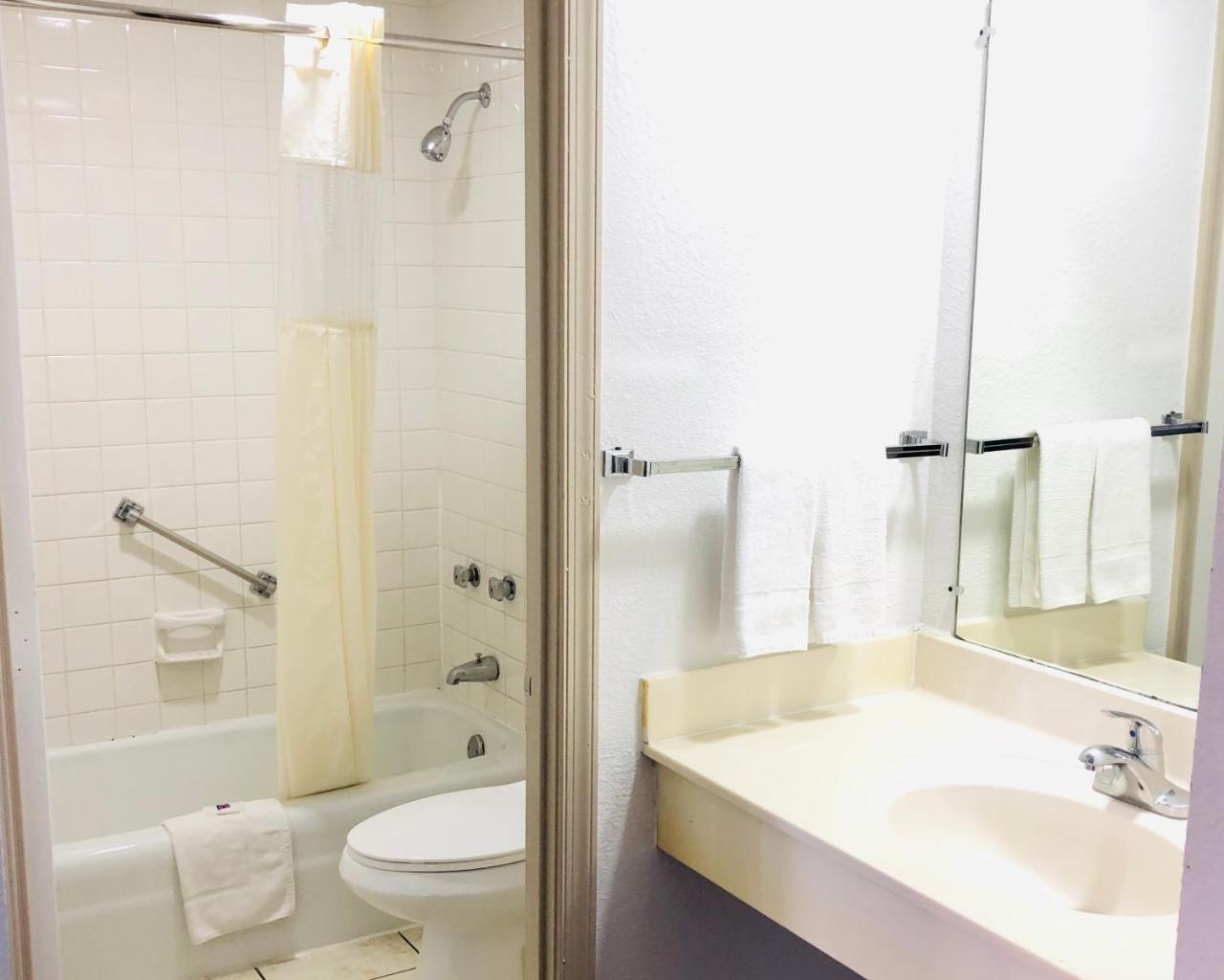 Motel 6-Falls Church, Va - Arlington Boulevard Eksteriør billede